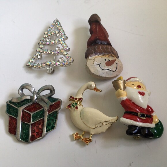 5 Christmas Brooch Pins Santa Present Goose Snowman Tree - Picture 2 of 8